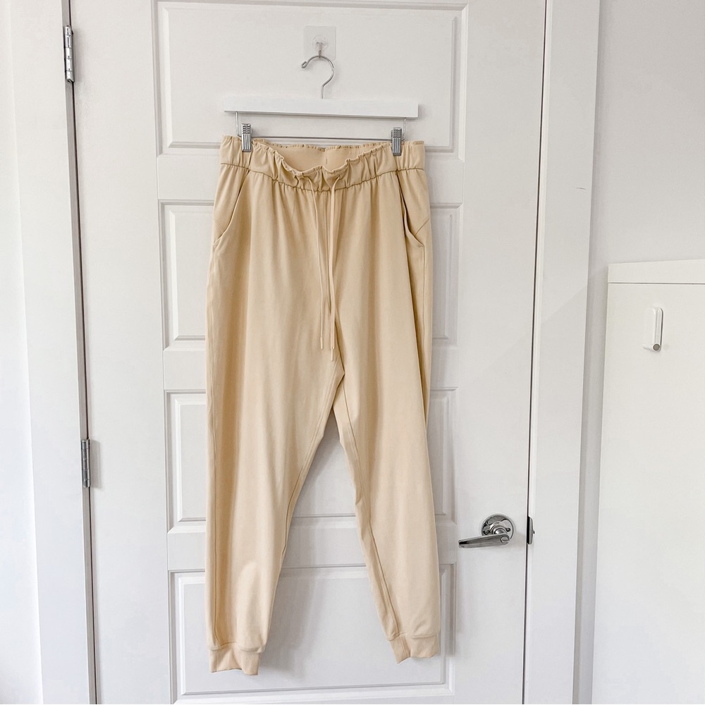 Lululemon Stretch High-Rise Jogger Finch Yellow - Picture 2 of 6